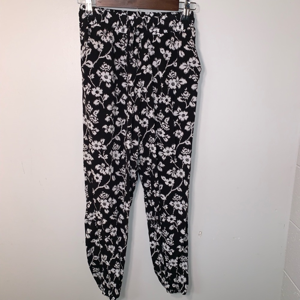 Aeropostale Floral Joggers Elastic Black & White